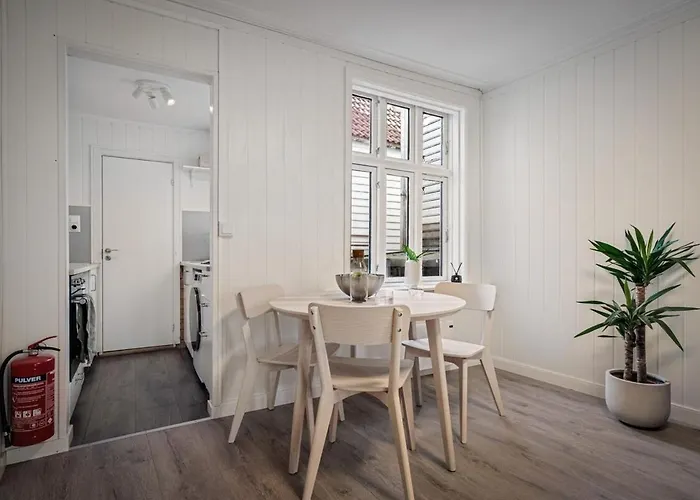 Style I Cozy Street I Easy Check In Apartment